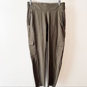 Athleta Chelsea cargo pant zip pockets gray size 6